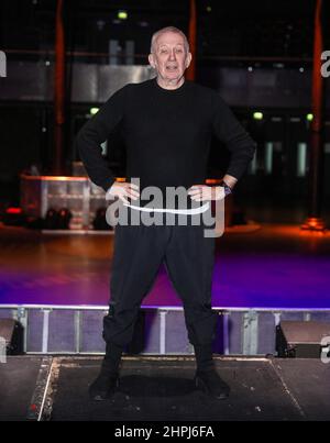 London, Großbritannien. 21st. Februar 2022. Der französische Modedesigner Jean Paul Gaultier startet die „Fashion Freak Show“ im Roundhouse in London mit einem Q&A und einem Fotocall. Kredit: SOPA Images Limited/Alamy Live Nachrichten Stockfoto