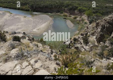 Rio Grande River Biegung mit üppiger Vegetation Stockfoto