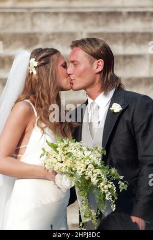 Roma, Italien. 19th. Juni 2005. ROM, Italien - 19.05.2005: Archivfoto der Hochzeit von Francesco Totti und Ilary Blasi in Rom in der Basilika Santa Maria in Ara coeli im Jahr 2005. 17 Jahre nach der Krise ihrer Ehe und am 21. Februar 2021 verbreiteten sich Gerüchte über die Trennung. Kredit: Unabhängige Fotoagentur/Alamy Live Nachrichten Stockfoto