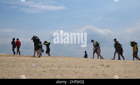 Probolinggo Indonesien - 20. Dezember 2020. Gili Ketapang ist ein Dorf und eine kleine Insel in der Madura-Straße. Ein Ort für Meerestourismus und Schnorcheli Stockfoto