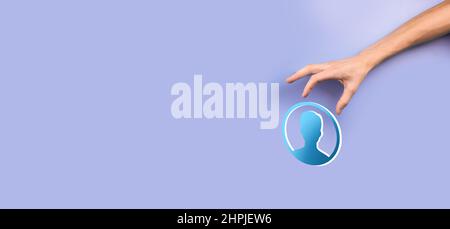 Geschäftsmann hält auf der Hand Symbol des Benutzers Mann, Frau 3D Stil. Internet Icons Interface Vordergrund. Globales Netzwerk-Medien-Konzept Stockfoto