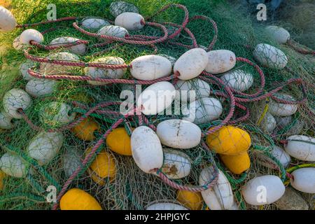 Hintergrund von Fischernetzen und Schwimmern Stockfoto