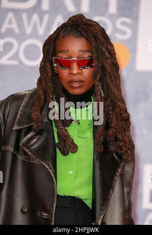 Little Simz trifft am 8. Februar 2022 in London, England, bei den Brit Awards 2022 in der Arena O2 ein. Stockfoto