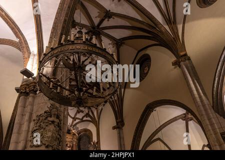 Innenraum einer Kirche im Norden spaniens in der Stadt vitoria Stockfoto