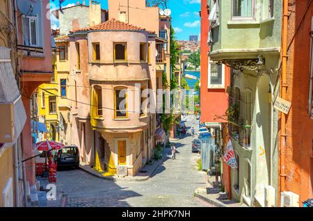 Panorama einer Straße in der Altstadt von Istanbul Stockfoto