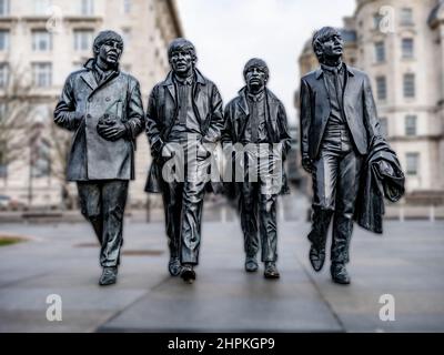 Die Beatles-Statuen, Pierhead, Liverpool, ganz rechts Paul McCartney, George Harrison, Ringo Star und John Lennon, Stockfoto