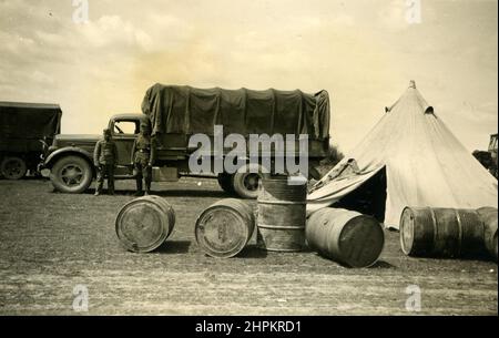 2. Weltkrieg WW2 deutsche Soldaten erobern die Ostfront - 16. April 1941, wehrmacht in Sabac, Serbien ex Jugoslawien - LKW Stockfoto