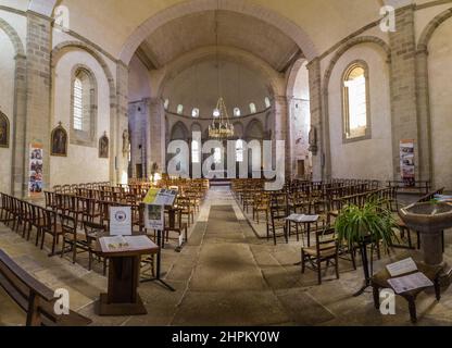 Vue intérieure panoramique de l'église abbatiale Saint Pierre Stockfoto