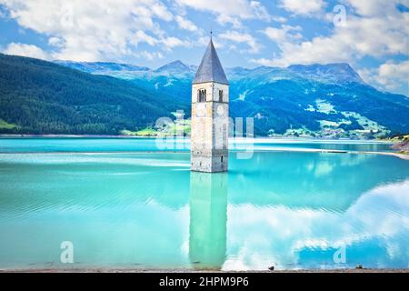Untergetaucht Glockenturm von Graun Vinschgau oder Graun im Vinschgau am Reschensee Landschaftsansicht, Südtirol Region Italien Stockfoto