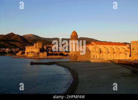 FRANKREICH Pyrenees Orientales Roussillon Côte vermeille collioure lever Soleil Stockfoto