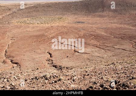 Montana Roja Krater, Playa Blanca, Lanzarote, Kanarische Inseln. Stockfoto