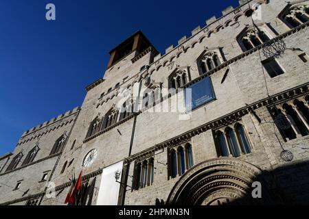 Fassade der Nationalgalerie Umbriens, Palazzo dei Priori, Corso Vannucci Straße, Perugia, Umbrien, Italien, Europa Stockfoto