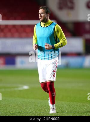 Chris Gunter von Charlton Athletic erwärmt sich vor dem ersten Spiel der Sky Bet League im Londoner Valley. Bilddatum: Dienstag, 22. Februar 2022. Stockfoto