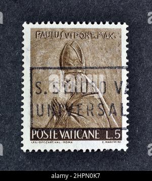 Abgesagte Briefmarke gedruckt vom Vatikan, die Papst Paul VI zeigt, um 1966. Stockfoto