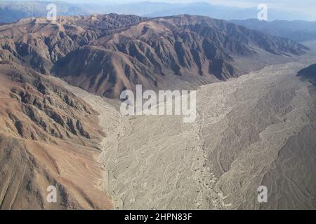 Luftaufnahme der Pampa de Jumana in der Nähe von Nazca in Peru. Stockfoto