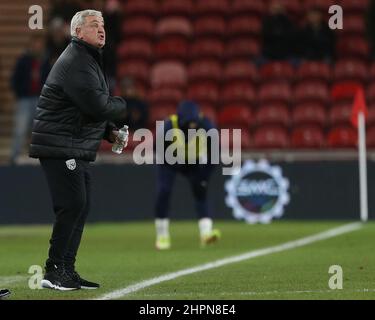 MIDDLESBROUGH, GROSSBRITANNIEN. FEB 22nd West Bromwich Albion Manager Steve Bruce während des Sky Bet Championship Spiels zwischen Middlesbrough und West Bromwich Albion am Dienstag, den 22nd. Februar 2022 im Riverside Stadium, Middlesbrough. (Kredit: Mark Fletcher | MI News) Kredit: MI Nachrichten & Sport /Alamy Live News Stockfoto