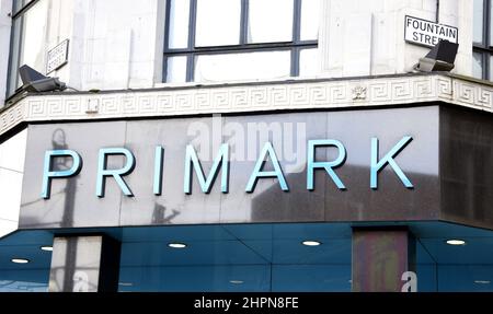 Außenschild am Primark Store in der Market Street Manchester, großbritannien, Stadtzentrum Stockfoto