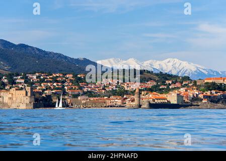 FRANKREICH Pyrenees Orientales Roussillon Côte vermeille Collioure Canigou Stockfoto