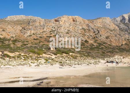 Straße zur wunderschönen Balos Lagune auf Kreta, Blick vom Strand Stockfoto