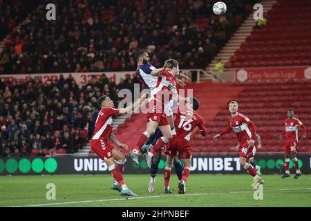 MIDDLESBROUGH, GROSSBRITANNIEN. FEB 22nd Kyle Bartley von West Bromwich Albion steht beim Sky Bet Championship-Spiel zwischen Middlesbrough und West Bromwich Albion am Dienstag, den 22nd. Februar 2022, im Riverside Stadium, Middlesbrough, vor dem Tor. (Kredit: Mark Fletcher | MI News) Kredit: MI Nachrichten & Sport /Alamy Live News Stockfoto