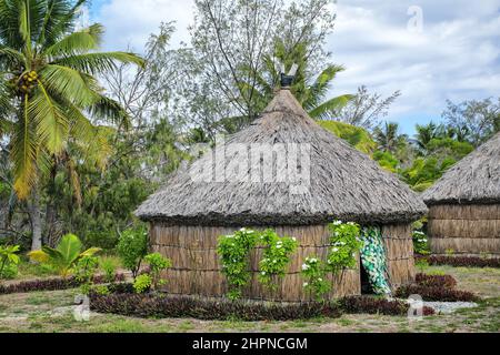 Traditionelle Kanak Haus auf Ouvea Insel, Loyalty Islands, New Caledonia. Kanak sind die indigenen Melanesischen Bewohner von Neukaledonien. Stockfoto