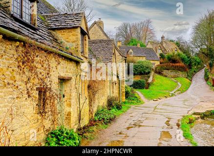 Eine farbenfrohe Landschaft in den Weavers Cottages in Arlington Row Stockfoto