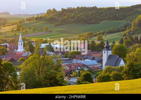Bela Dulice Dorf in den Ausläufern der Velka Fatra, Slowakei.