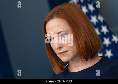 Washington, Vereinigte Staaten Von Amerika. 22nd. Februar 2022. Jen Psaki, die Pressesprecherin des Weißen Hauses, nimmt am Dienstag, dem 22. Februar 2022, an einer Briefing im Weißen Haus in Washington, DC Teil. Bild: Chris Kleponis/Pool/Sipa USA Bild: SIPA USA/Alamy Live News Stockfoto