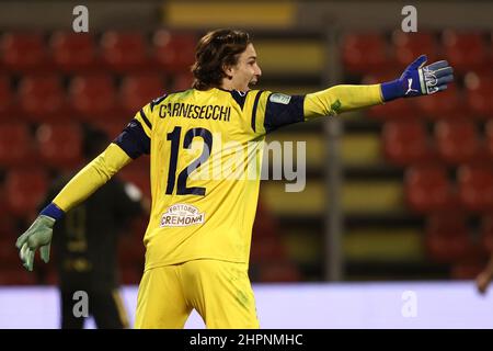 Cremona, Italien. 22nd. Februar 2022. Marco Carnesecchi (USA Cremonese) Gesten während des Spiels der US Cremonese gegen LR Vicenza, Italienische Fußballserie B in Cremona, Italien, Februar 22 2022 Quelle: Independent Photo Agency/Alamy Live News Stockfoto