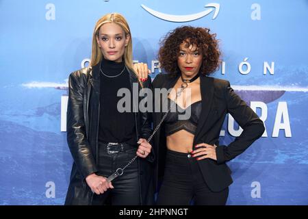 22. Februar 2022, Madrid, Spanien: Die Schauspielerin MONTSE PLA, mit Kragen, nimmt an der Premiere der Fernsehserie „operacion Marea Negra“ im Capitol Cinema in Madrid Teil. (Bild: © Jack Abuin/ZUMA Press Wire) Stockfoto