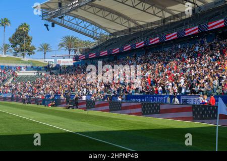 Carson, Kalifornien, USA. 20th. Februar 2022. Eine allgemeine Sicht der Fans vor einem internationalen Fußballspiel zwischen den USA und Neuseeland, im SheBelieves Cup, im Dignity Health Sports Park in Carson, Kalifornien. Justin Fine/CSM/Alamy Live News Stockfoto