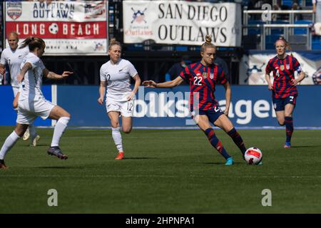 Carson, Kalifornien, USA. 20th. Februar 2022. Der amerikanische Mittelfeldspieler Kristie Mewis (22) während eines internationalen Fußballmatches zwischen den USA und Neuseeland im SheBelieves Cup im Dignity Health Sports Park in Carson, Kalifornien. Justin Fine/CSM/Alamy Live News Stockfoto