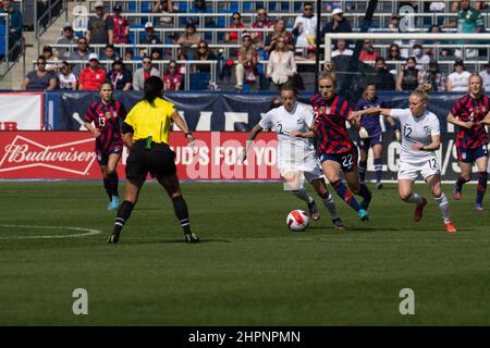 Carson, Kalifornien, USA. 20th. Februar 2022. Der amerikanische Mittelfeldspieler Kristie Mewis (22) während eines internationalen Fußballmatches zwischen den USA und Neuseeland im SheBelieves Cup im Dignity Health Sports Park in Carson, Kalifornien. Justin Fine/CSM/Alamy Live News Stockfoto