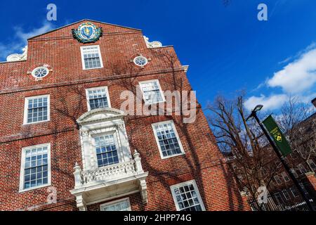Cambridge, Massachusetts, USA - 16. Februar 2022: Das Leverett House ist eines der zwölf Wohnhäuser an der Harvard University. Stockfoto