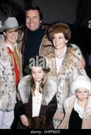 Natalie Wood mit Katie Wagner, Robert Wagner, Natasha Wagner und Courtney Wagner 1979. Quelle: Ralph Dominguez/MediaPunch Stockfoto