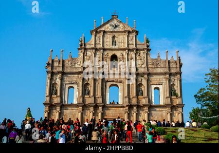 Die berühmten Ruinen der St. Paul's Cathedral aus dem 17. Jahrhundert. Ruinas do Sao Paulo., Macau, China. Stockfoto