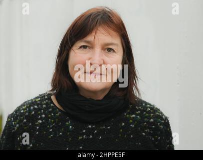 21. Februar 2022, Brandenburg, Brandenburg/Havel: Kanuistin Birgion Fischer bei einer Fotosession. Am 25. Februar feiert sie ihren 60th. Geburtstag. Foto: Jens Kalaene/dpa-Zentralbild/dpa Stockfoto