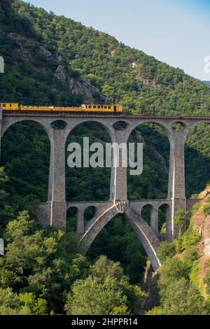 FRANKREICH Pyrenees Orientales Roussillon cerdagne Pont Sejourne Bau 1906-1908 Stockfoto