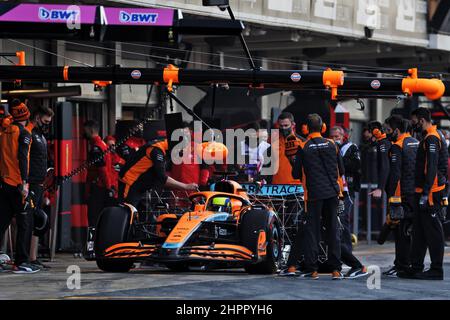 Barcelona, Spanien. 23rd. Februar 2022. Barcelona, Spanien, 23.02.2022. Lando Norris (GBR) McLaren MCL36. 23.02.2022. Formel-1-Test, Erster Tag, Barcelona, Spanien. Mittwoch. Bildnachweis sollte lauten: XPB/Press Association Images. Stockfoto