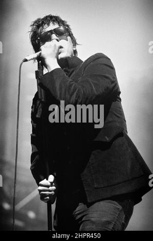 Julian Casablancas - The Strokes, V2004, Hylands Park, Chelmsford, Essex, Großbritannien - 22. August 2004 Stockfoto