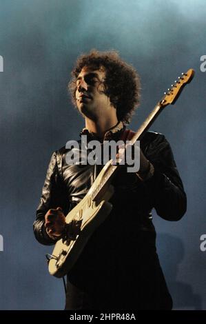 Albert Hammond Jr - The Strokes, V2004, Hylands Park, Chelmsford, Essex, Großbritannien - 22. August 2004 Stockfoto