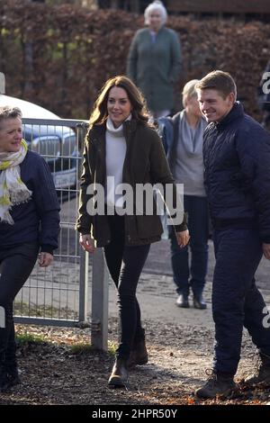 Die Herzogin von Cambridge während ihres Besuchs im Stenurten Forest Kindergarten in Kopenhagen, Dänemark, am zweiten Tag eines zweitägigen Arbeitsbesuchs bei der Royal Foundation Center for Early Childhood. Bilddatum: Mittwoch, 23. Februar 2022. Stockfoto