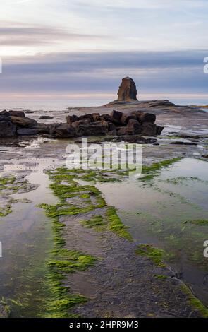 Sonnenuntergang in Saltwick Bay bei Whitby Stockfoto