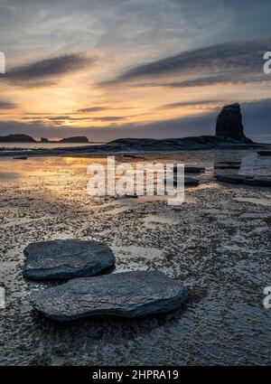 Sonnenuntergang in Saltwick Bay bei Whitby Stockfoto