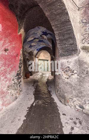 Ein Blick auf die engen Gassen in der Stadt Bronte, Sizilien, Italien Stockfoto