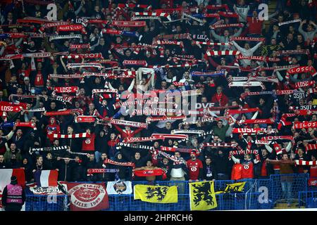 Fans von Lille während des Fußballspiels Chelsea gegen Lille, der UEFA Champions League, der Stamford Bridge, London, Großbritannien. 22nd. Februar 2022. Kredit: Michael Zemanek/Alamy Live Nachrichten Stockfoto