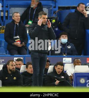 London, Gbr. 22nd. Februar 2022. Jocelyn Gourvennec-Managerin von Lille reagiert während des Fußballspiels Chelsea gegen Lille, UEFA Champions League, Stamford Bridge, London, Großbritannien - 22. Februar 2022 Quelle: Michael Zemanek/Alamy Live News Stockfoto