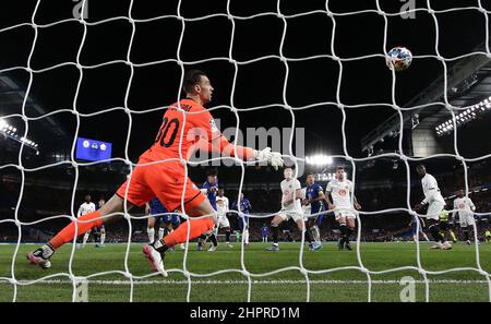 London, Gbr. 22nd. Februar 2022. Kai Havertz aus Chelsea erzielt das Eröffnungstreffer während des Fußballspiels Chelsea gegen Lille, UEFA Champions League, Stamford Bridge, London, Großbritannien - 22. Februar 2022 Quelle: Michael Zemanek/Alamy Live News Stockfoto