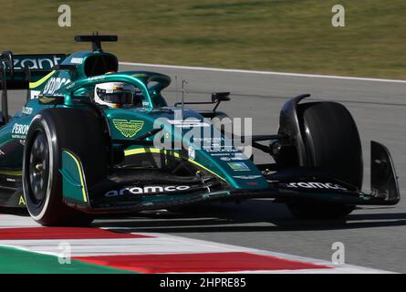 Sebastian Vettel von Aston Martin Aramco-Mercedes während des ersten Tages des Tests vor der Saison auf dem Circuit de Barcelona-Catalunya, Spanien. Bilddatum: Mittwoch, 23. Februar 2022. Stockfoto