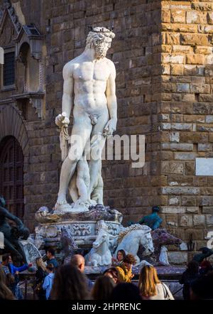 Italien, Florenz, der Neptunbrunnen auf der Piazza della Signoria vor dem Palazzo Vecchio Stockfoto